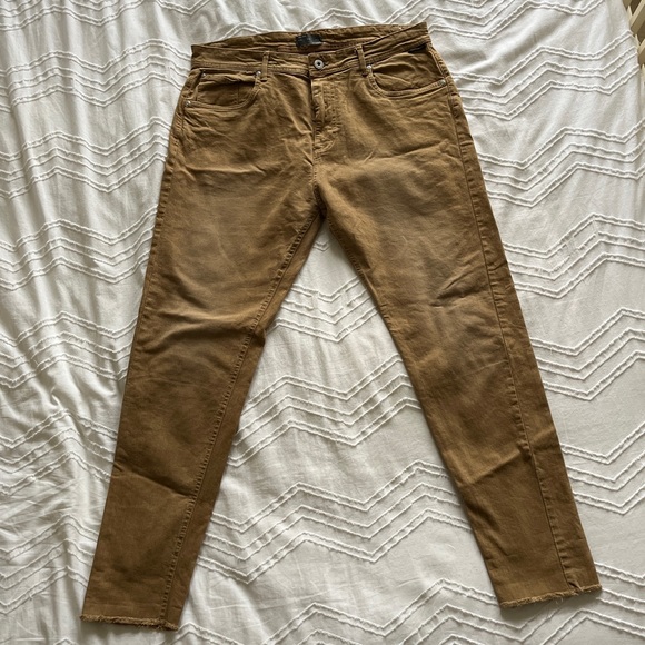 Zara Man Taper Legged Jeans - Picture 2 of 4